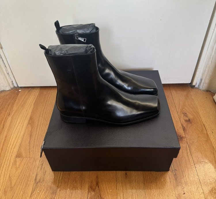 Ss24 Runway Prada Brushed Leather Ankle Square Toe Zip Boot