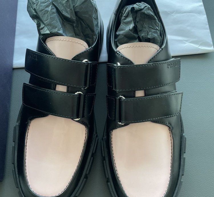 Super Runway Limited Edition Patent Leather Loafer Sneakers