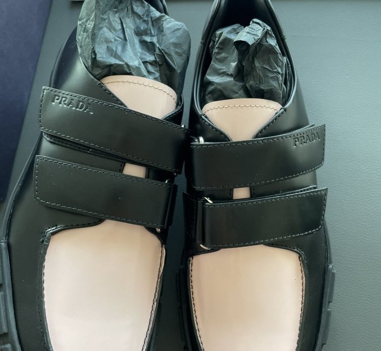 Super Runway Limited Edition Patent Leather Loafer Sneakers