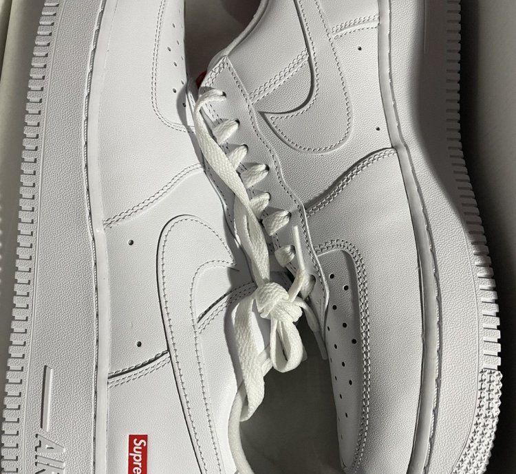 Supreme Air Force 1 Low White Size 9