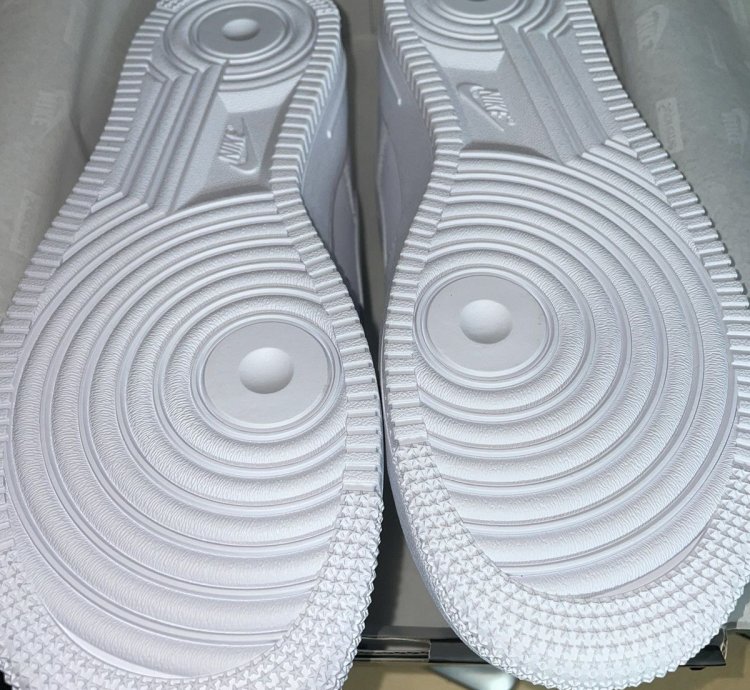Supreme Air Force 1 Low White Size 9