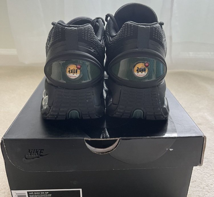 Supreme Air Max Dn