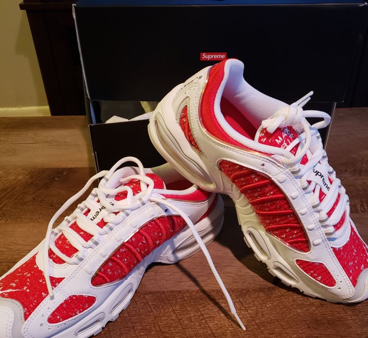 Supreme Air Max Tailwind 4 University Red