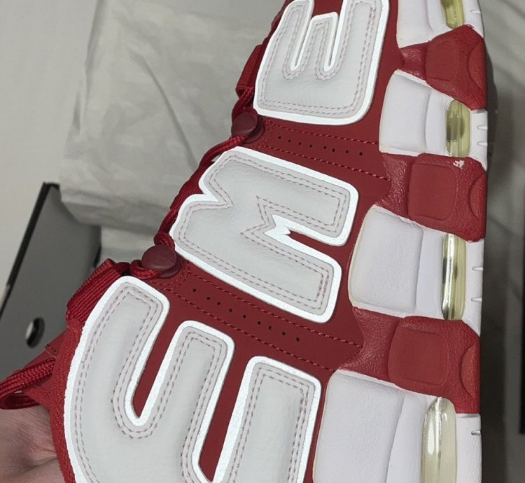 Supreme Air More Uptempo