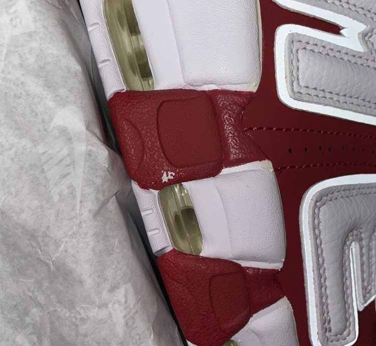 Supreme Air More Uptempo