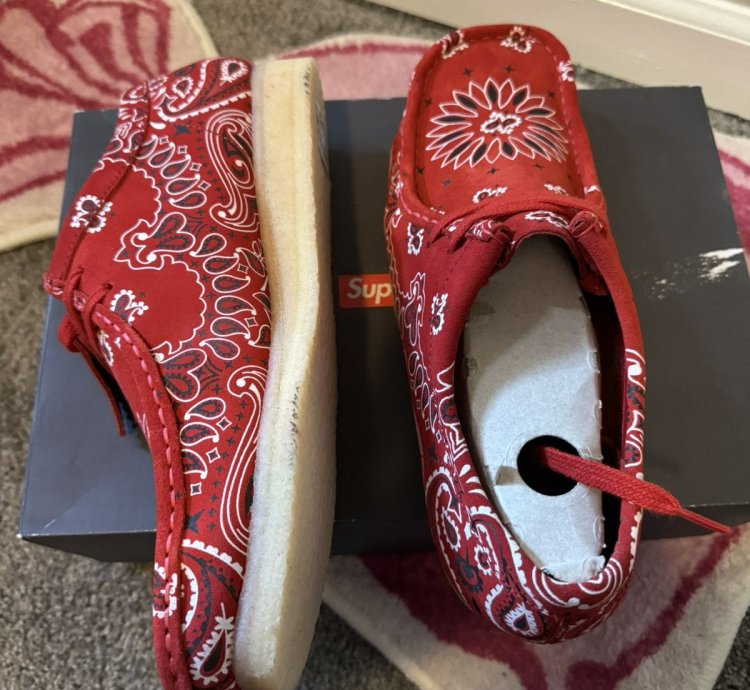 Supreme Clark Originals Wallabee Red Bandana 11 5