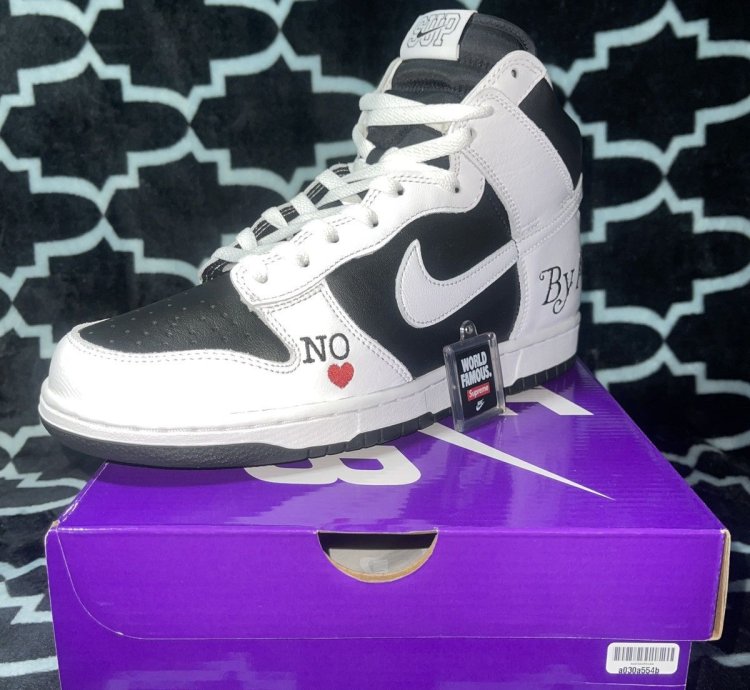 Supreme Dunk Hi Size 9 5 Black Comes With Box Logo Sticker