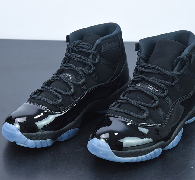 Nike Air Jordan 11 Retro Cap And Gown