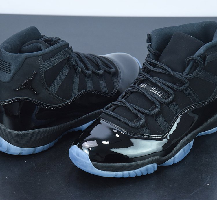 Nike Air Jordan 11 Retro Cap And Gown