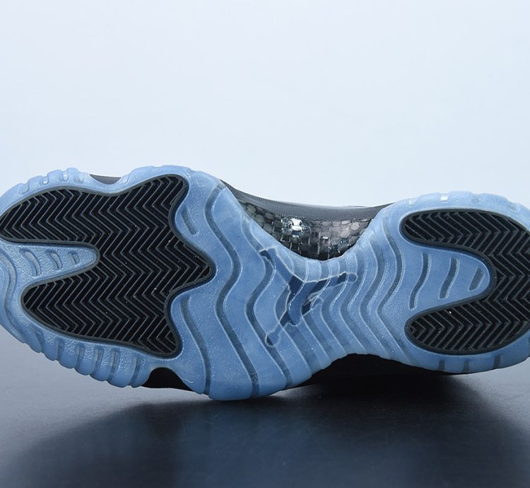 Nike Air Jordan 11 Retro Cap And Gown
