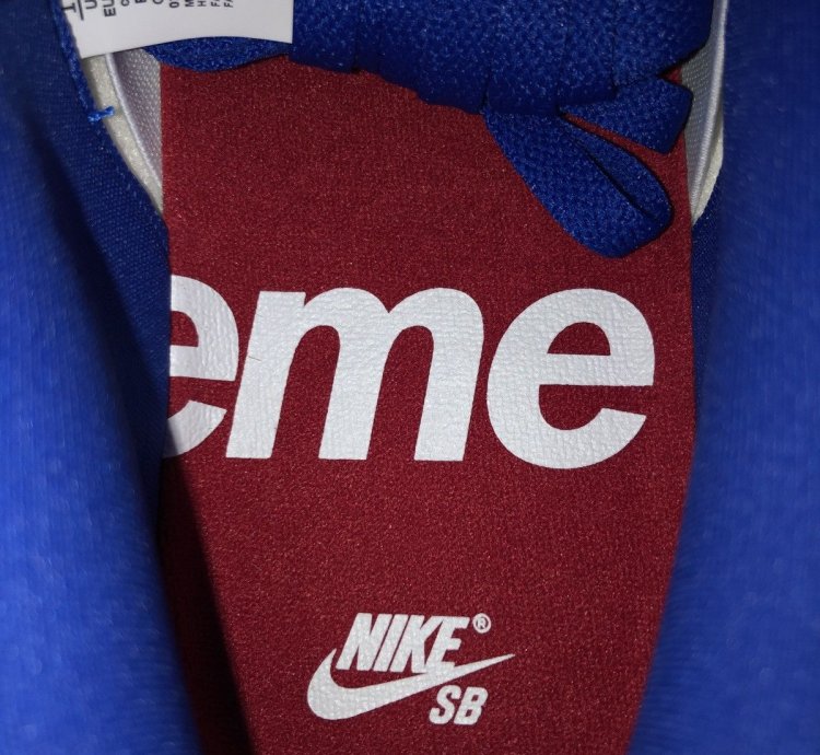 Supreme Dunk Low