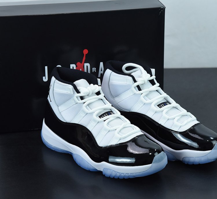 Nike Air Jordan 11 Retro Concord