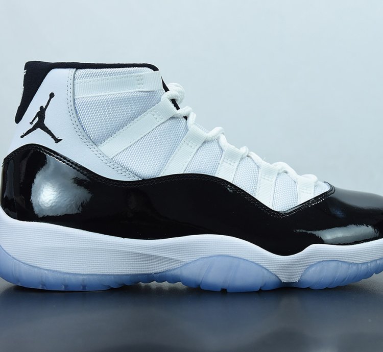 Nike Air Jordan 11 Retro Concord