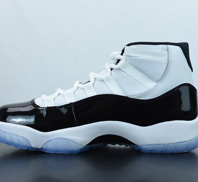 Nike Air Jordan 11 Retro Concord