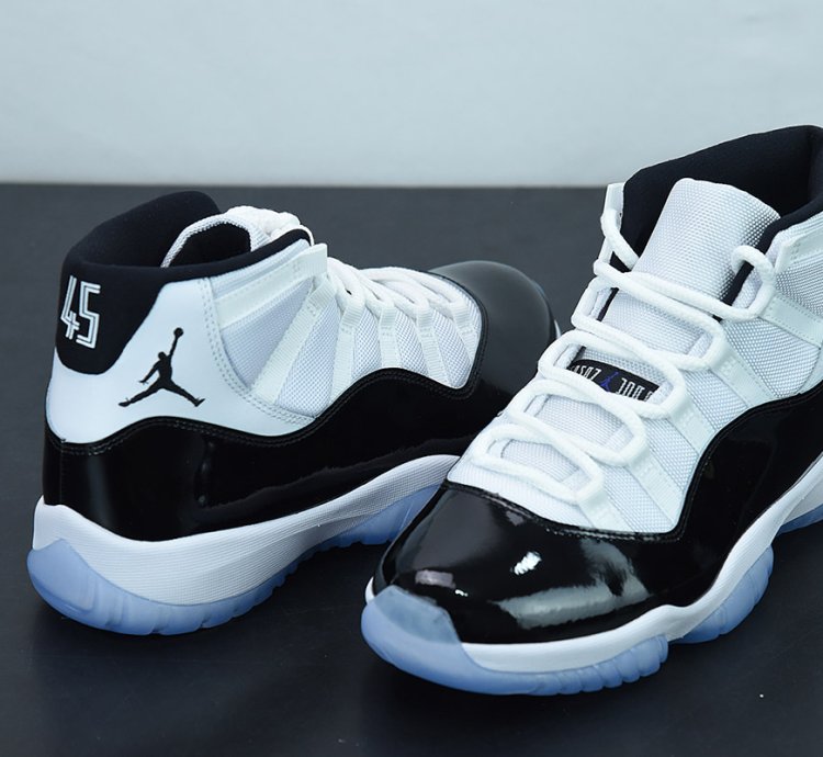 Nike Air Jordan 11 Retro Concord