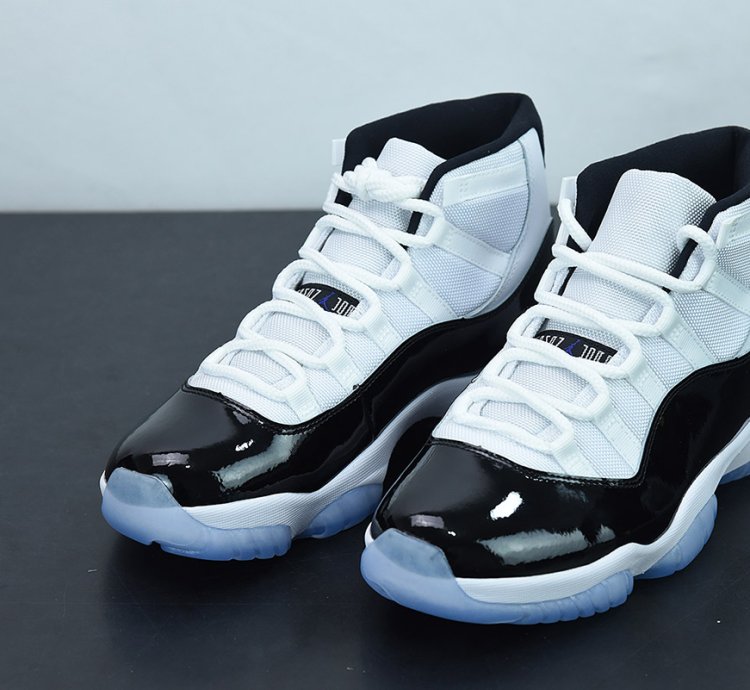 Nike Air Jordan 11 Retro Concord