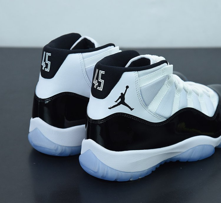 Nike Air Jordan 11 Retro Concord