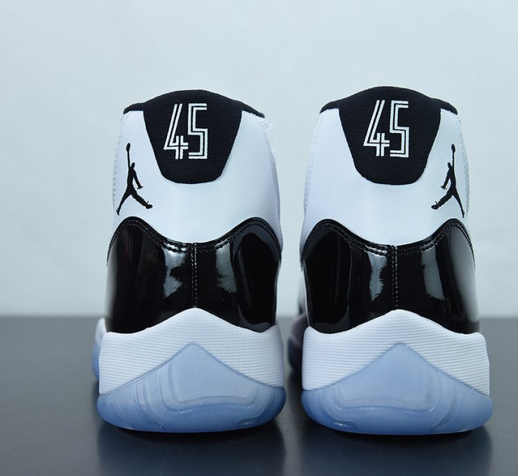 Nike Air Jordan 11 Retro Concord