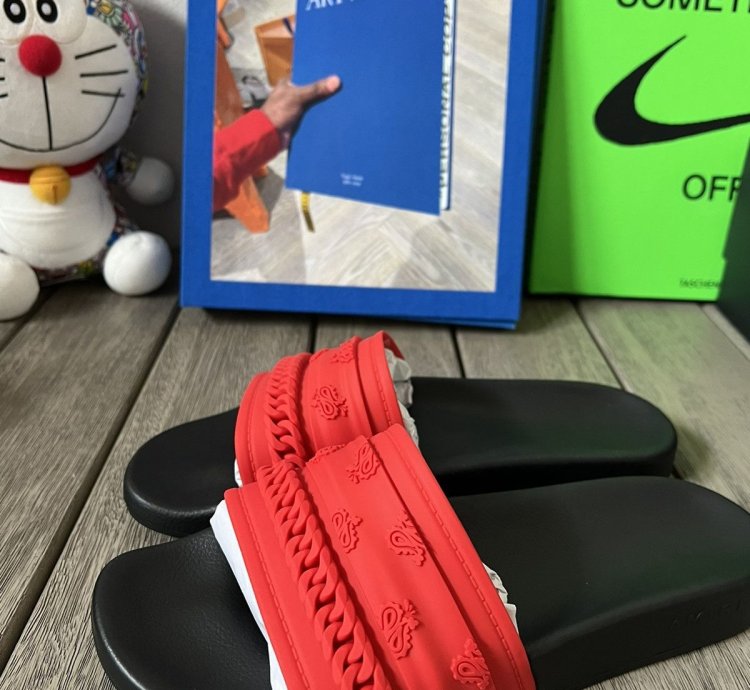 Amiri Bandana Chainlink Rubber Slides