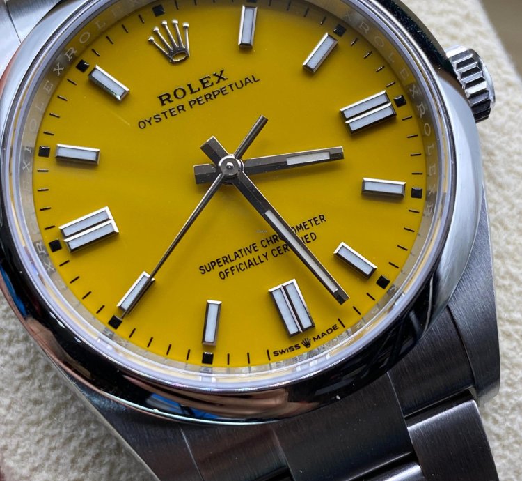 Rolex Oyster Perpetual 36 126000 Yellow Dial
