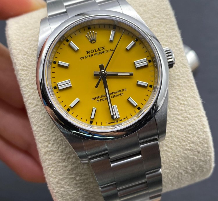 Rolex Oyster Perpetual 36 126000 Yellow Dial