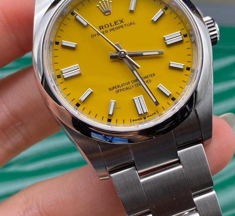 Rolex Oyster Perpetual 36 126000 Yellow Dial