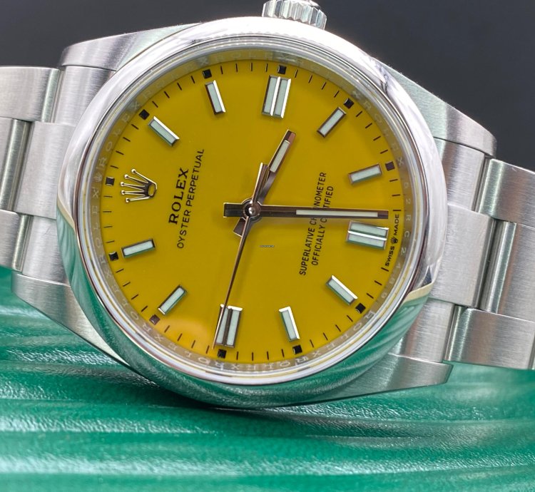 Rolex Oyster Perpetual 36 126000 Yellow Dial