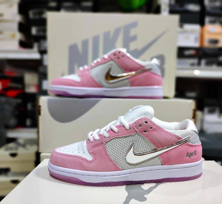 April Skateboard X Nike Sb Dunk Low Pro Pink