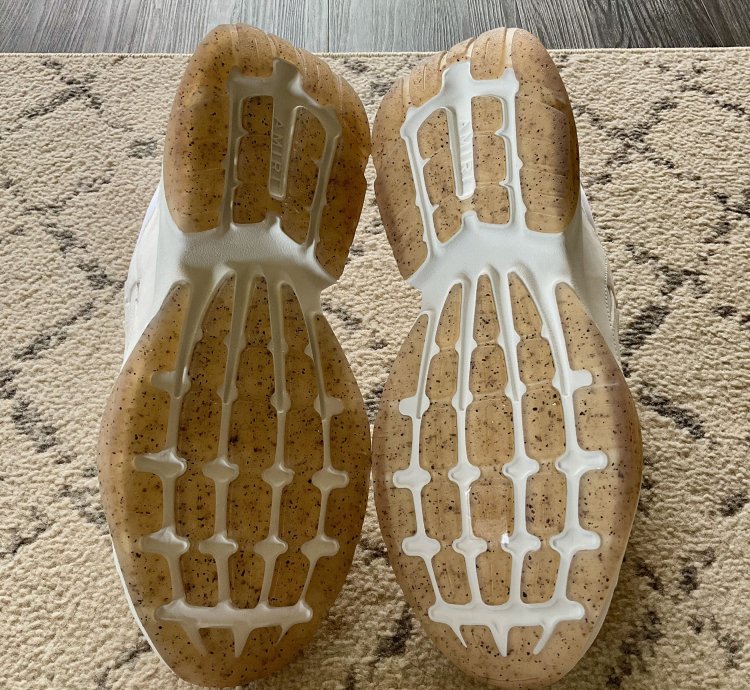 Amiri Bone Runner Alabaster