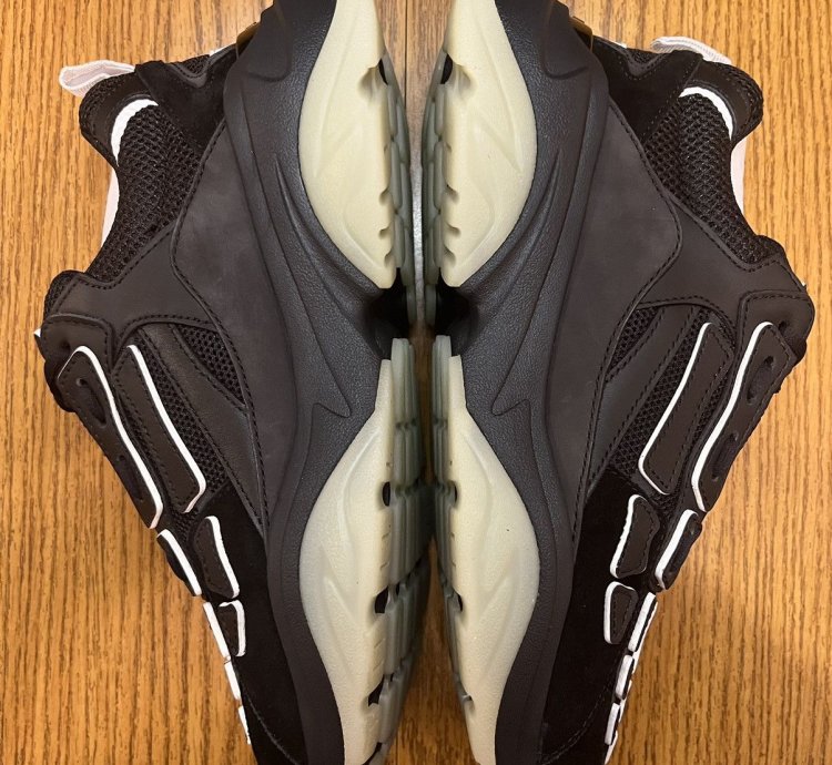 Amiri Bone Runner Sneaker black White