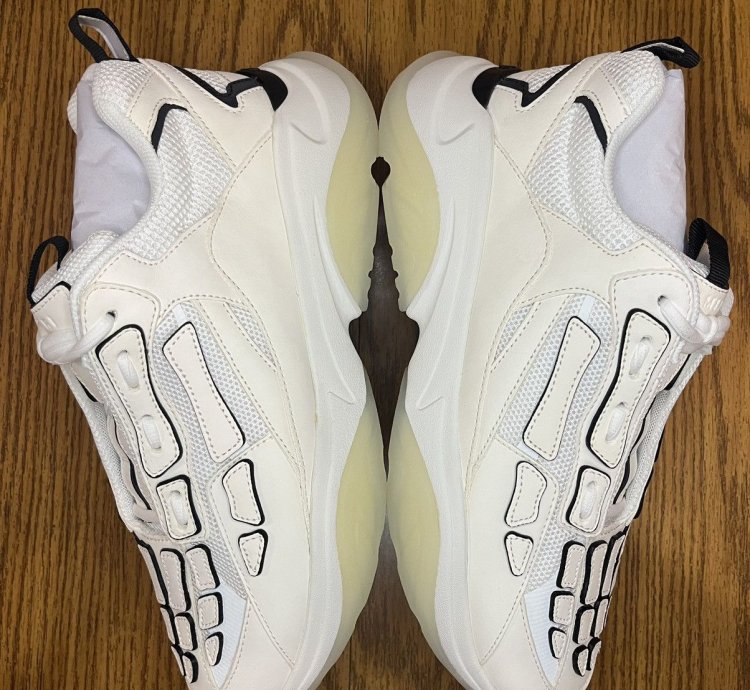 Amiri Bone Runner Sneaker white Black