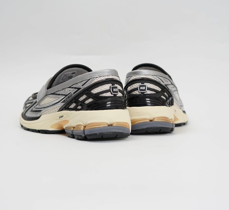New Balance 1906 Loafers Cream Metallic Silver
