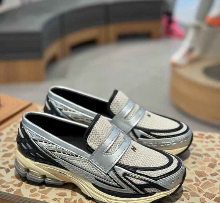 New Balance 1906 Loafers Cream Metallic Silver