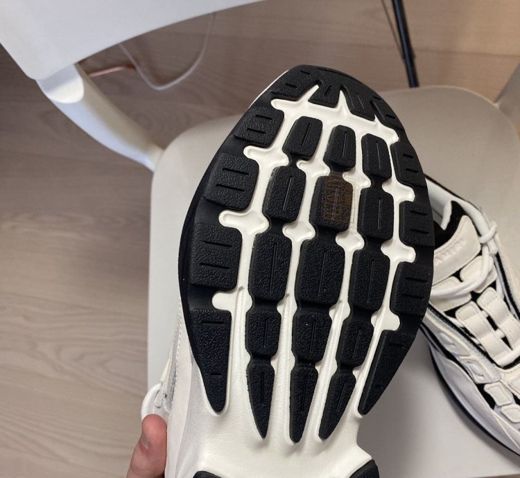Amiri Bone Runner Sneakers