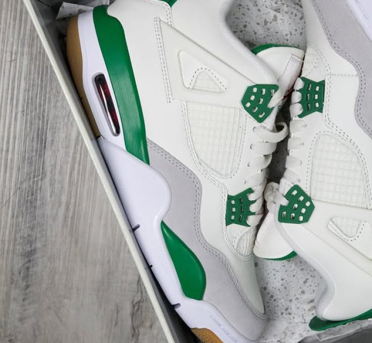 Jordan 4 Retro Sb pine Green