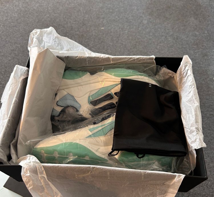 Amiri Bone Runners Baby Blue