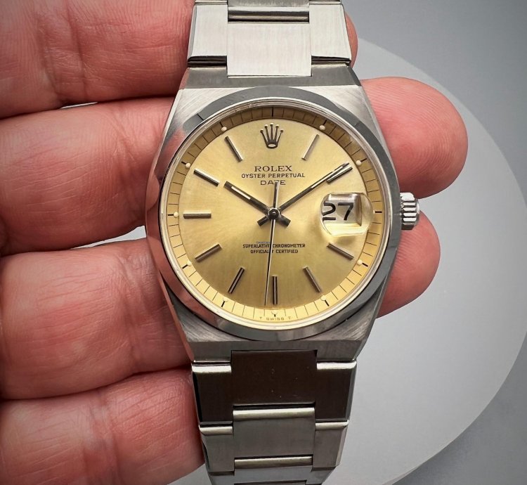Rolex Oyster Perpetual Date 1530
