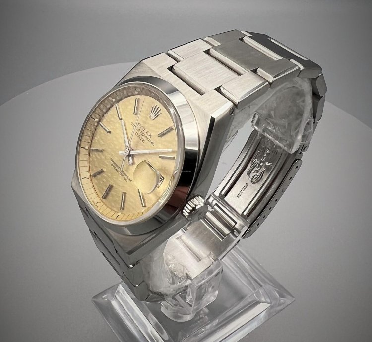 Rolex Oyster Perpetual Date 1530