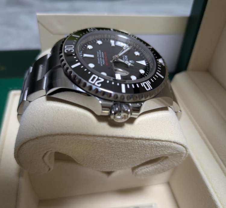 Rolex Sea-dweller 126600 Automatic 2022 Steel Like New Unworn