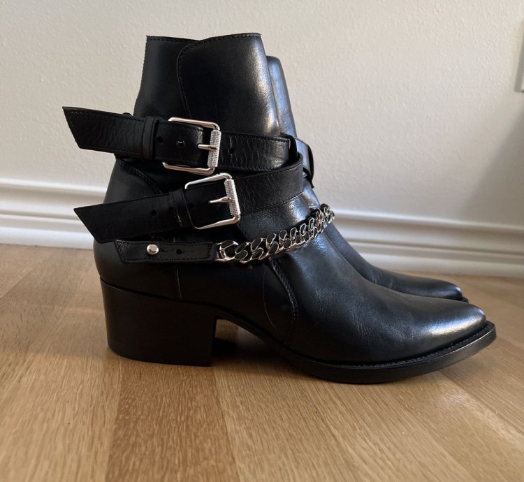 Amiri Chain Detail Jodphur Boots