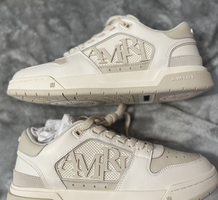 Amiri Classic Low Alabaster