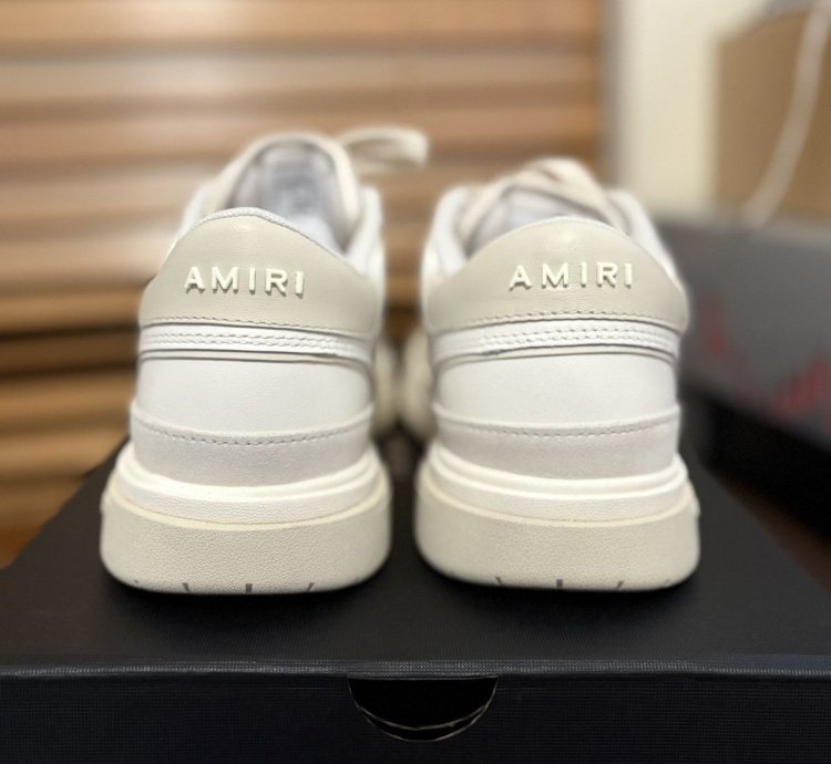 Amiri Classic Low Alabaster