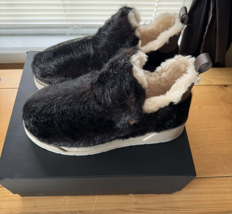 Amiri Faux Fur Malibu Boot read Description
