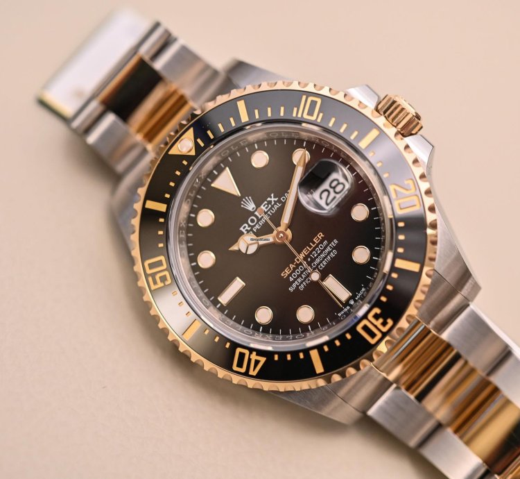 Rolex Sea-dweller Unworn Full Set 126603