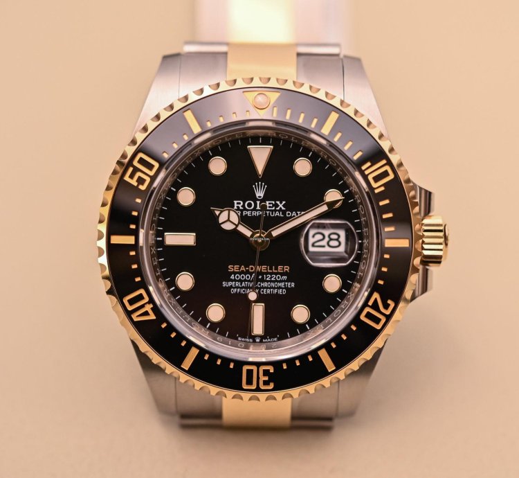 Rolex Sea-dweller Unworn Full Set 126603