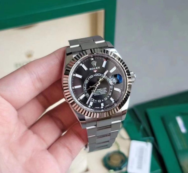 Rolex Sky-dweller 06 2022 Unworn Sky-dweller Black Dail 42mm