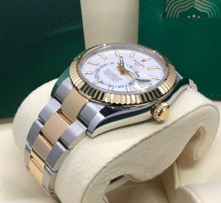 Rolex Sky-dweller 18ct Yellow Gold Stainless Steel 2022