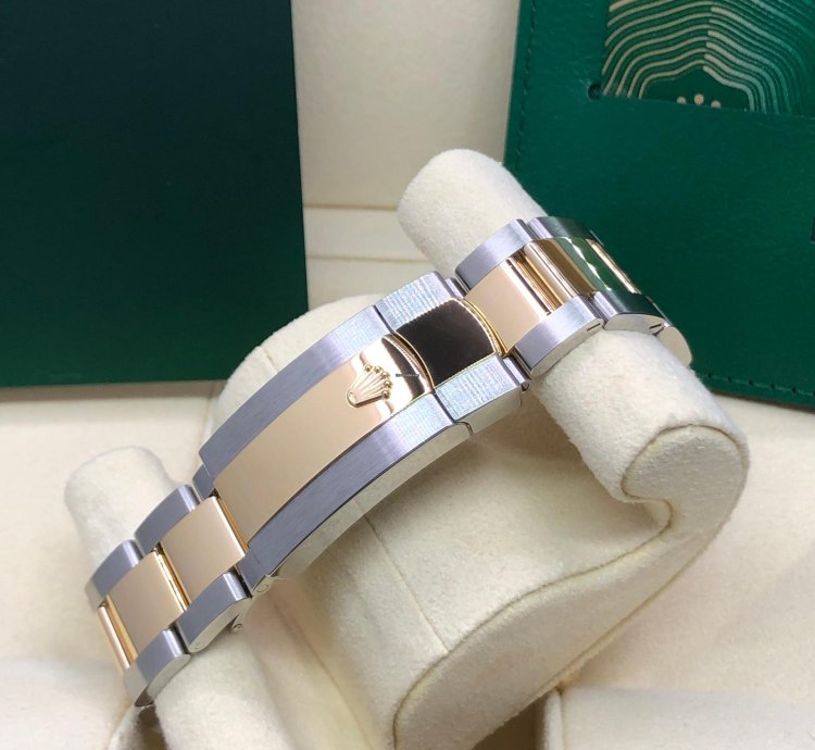 Rolex Sky-dweller 18ct Yellow Gold Stainless Steel 2022