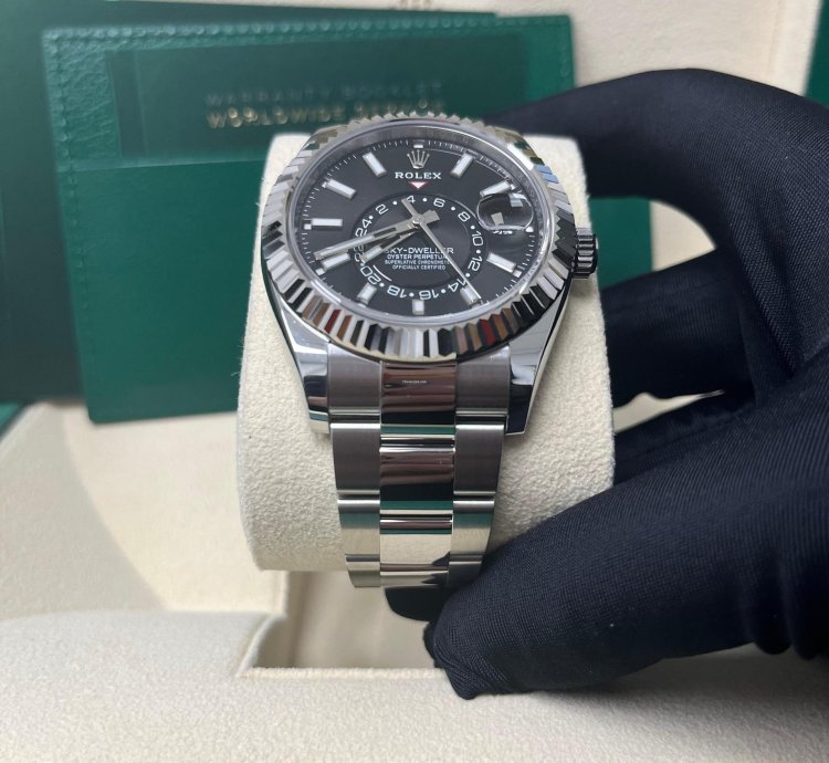 Rolex Sky-dweller 18k White Gold 42mm Black Dial Steel Oyster Bracelet 326934