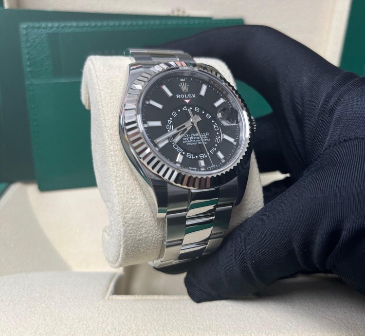 Rolex Sky-dweller 18k White Gold 42mm Black Dial Steel Oyster Bracelet 326934